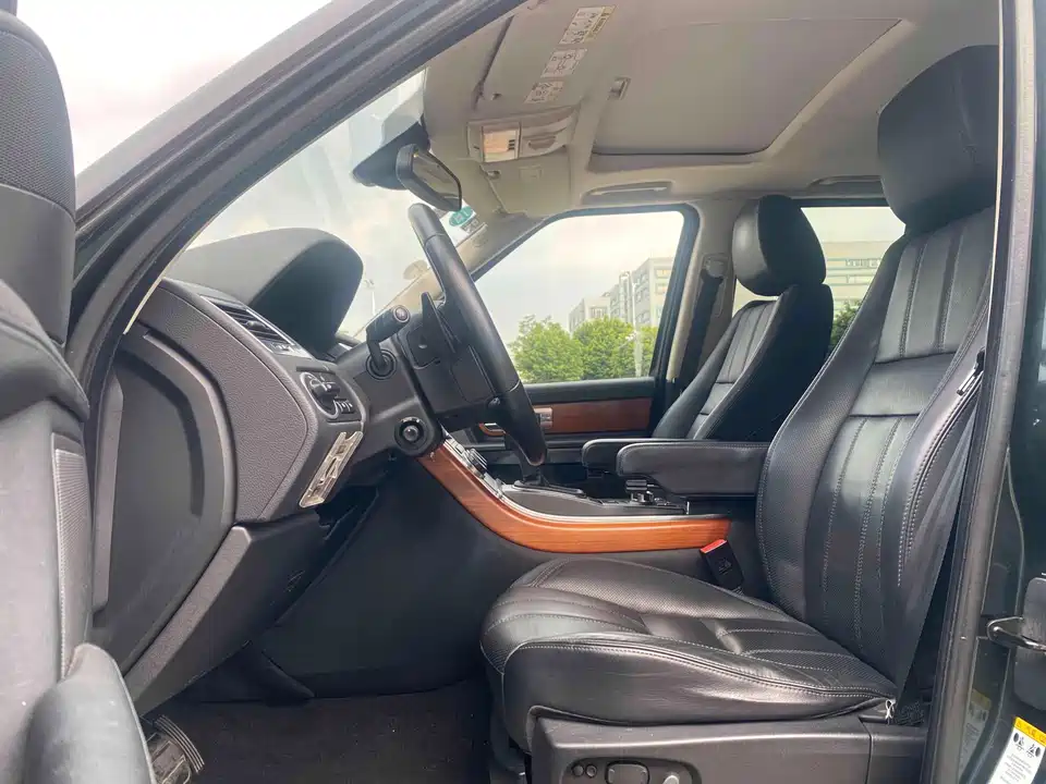 Land Rover Range Rover Sport Land Rover Range Rover Sport