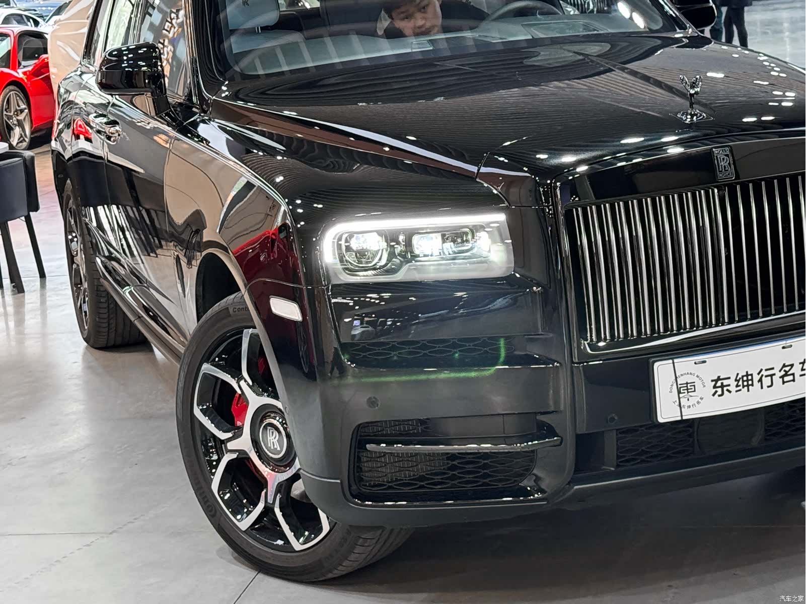 Rolls-Royce Cullinan, 2023 4