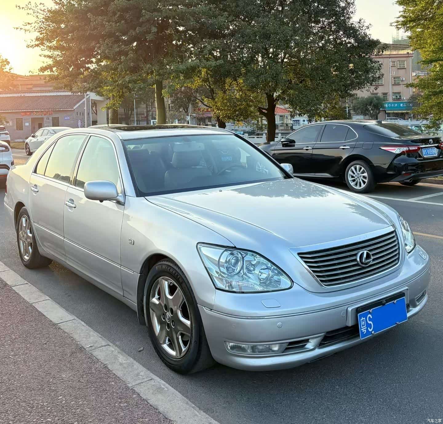Lexus LS, 2005 4