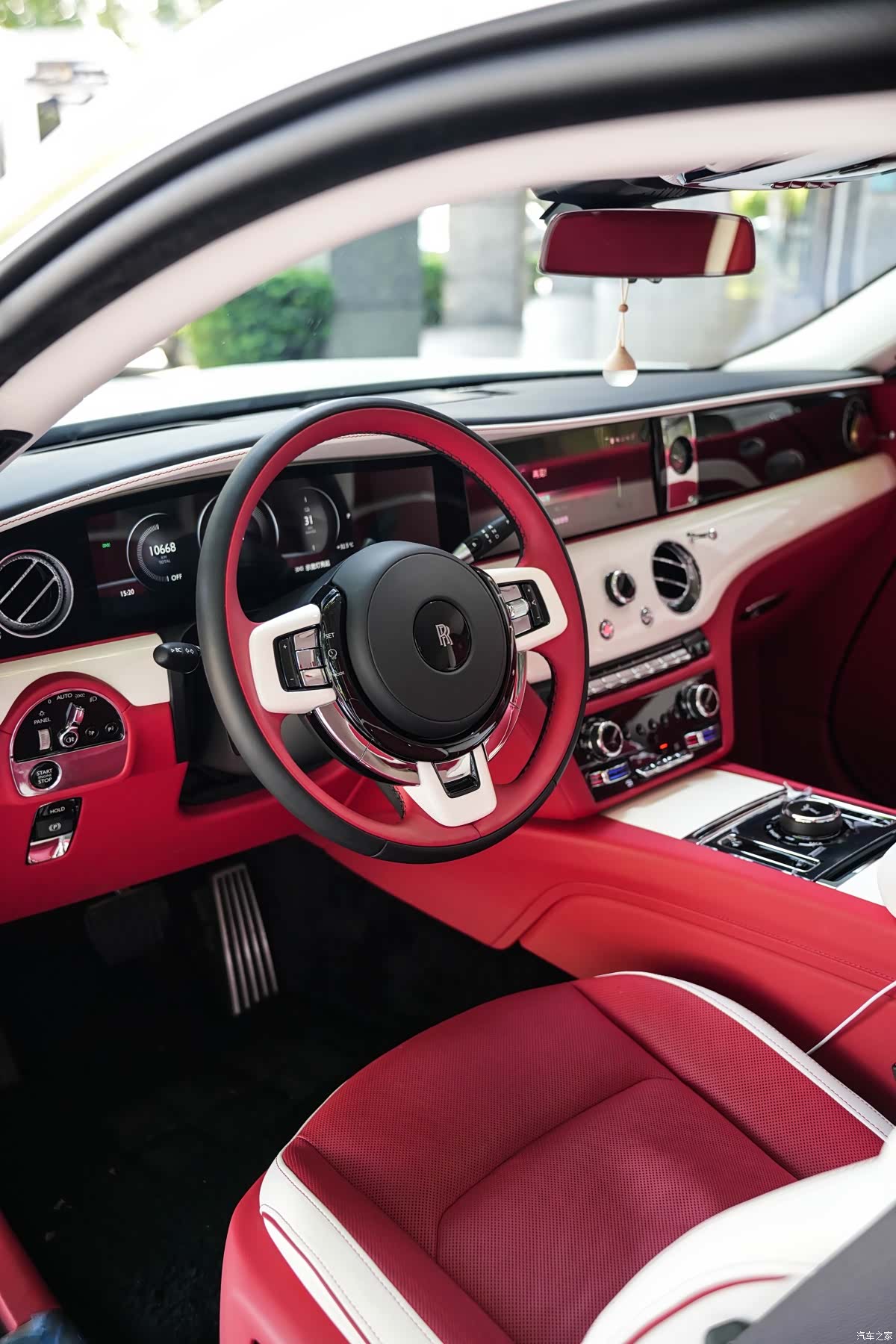 Rolls-Royce Spectre, 2024 все фото