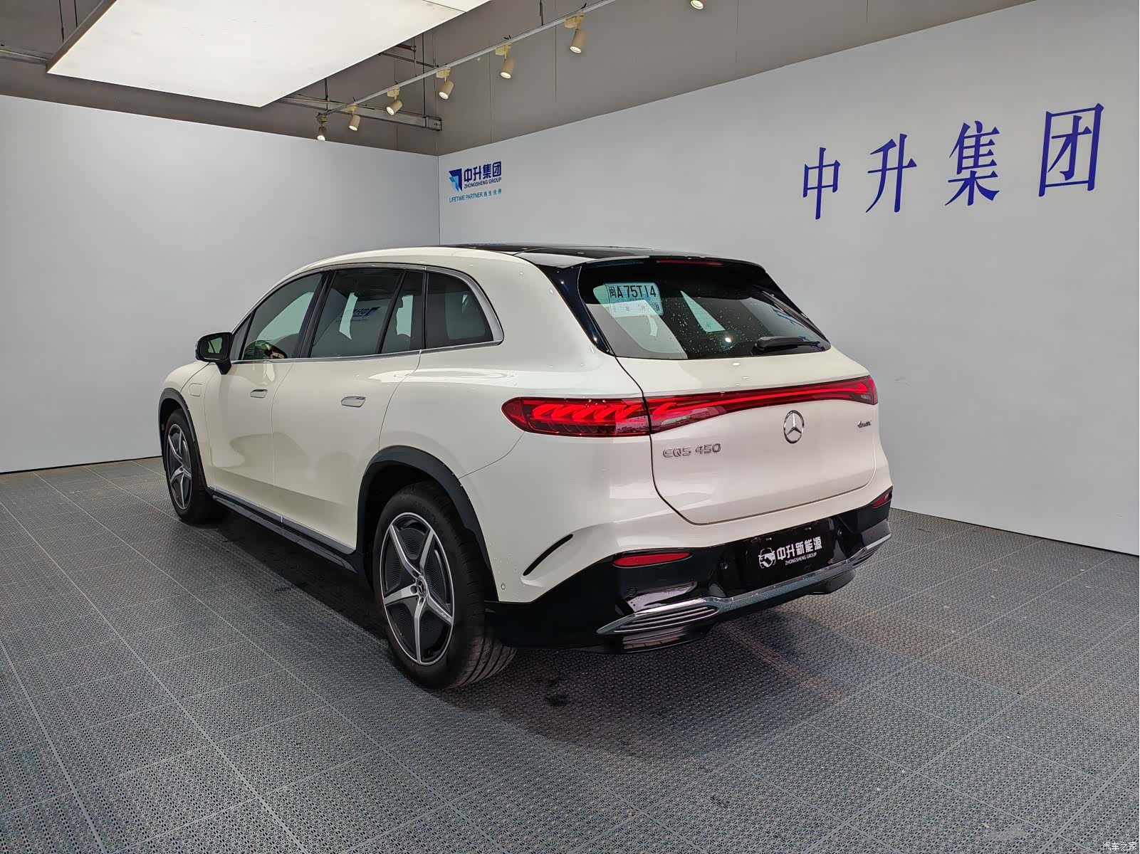 Mercedes-Benz EQS, 2025 4