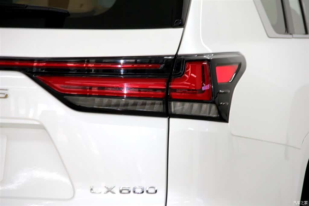 Lexus LX, 2023 35