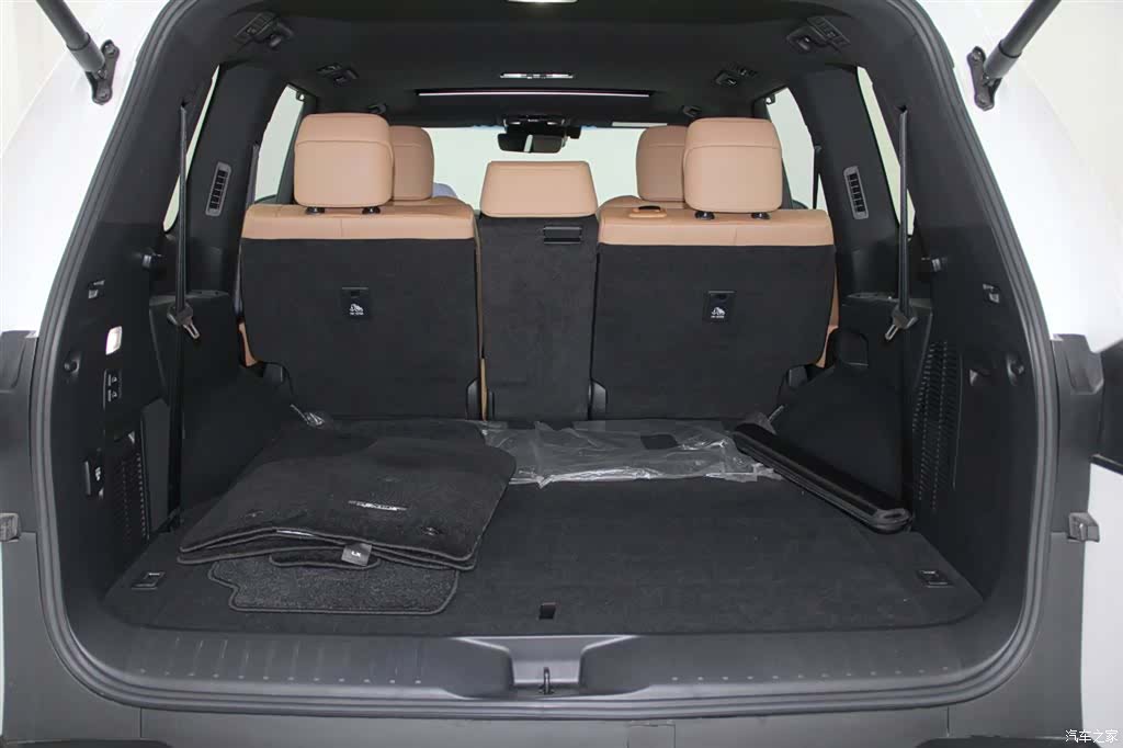 Lexus LX, 2023 29