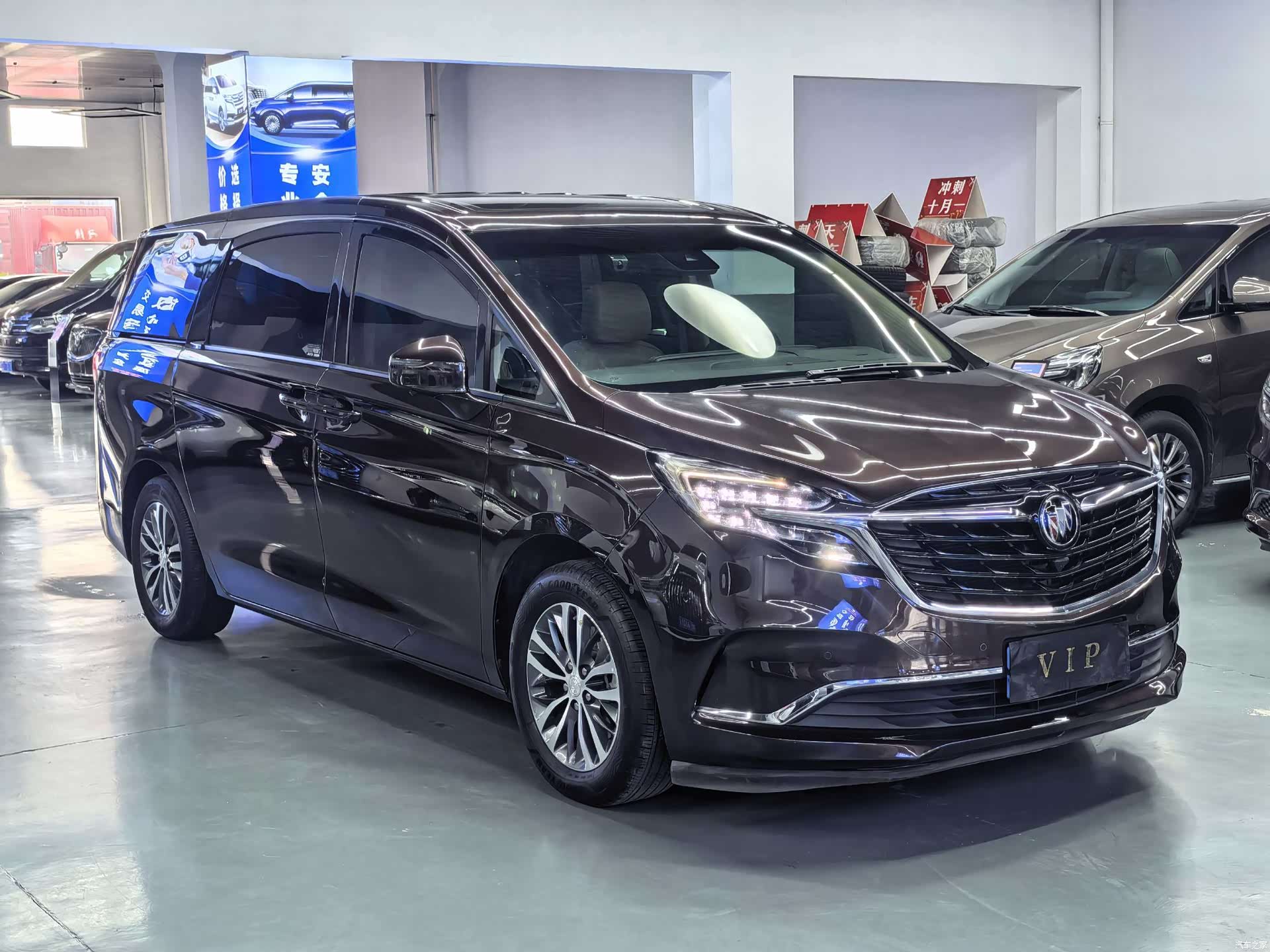 Buick GL8, 2021 3