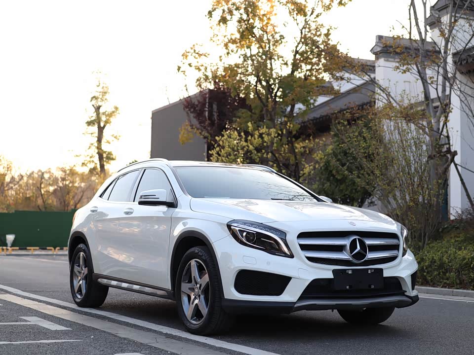 Mercedes-Benz GLA