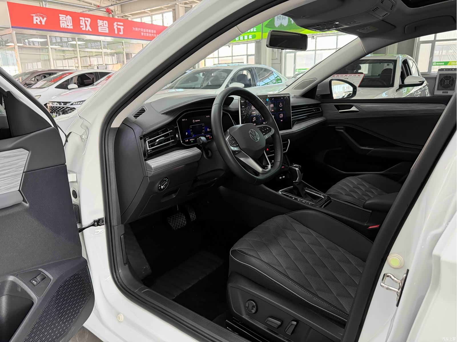 Volkswagen Sagitar, 2022 7