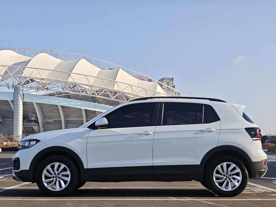 Volkswagen Exploring the shadow