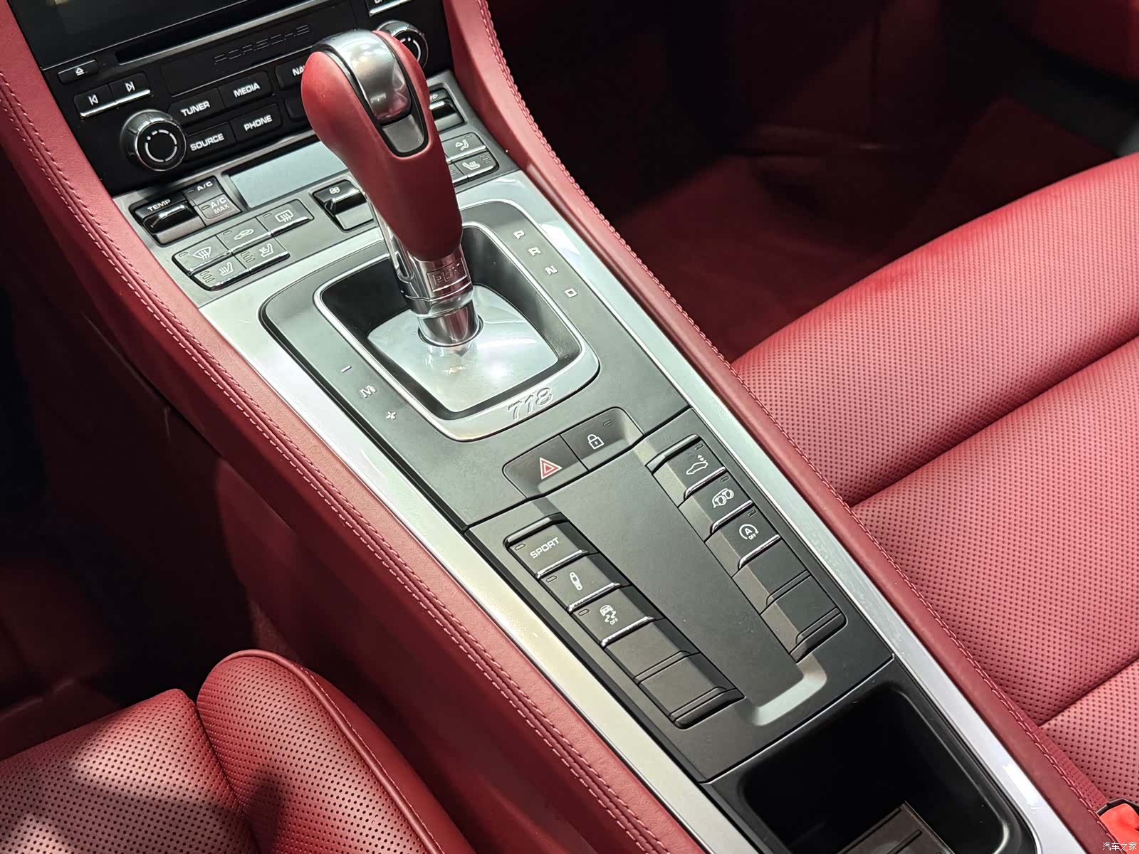 Porsche Cayman, 2019 34