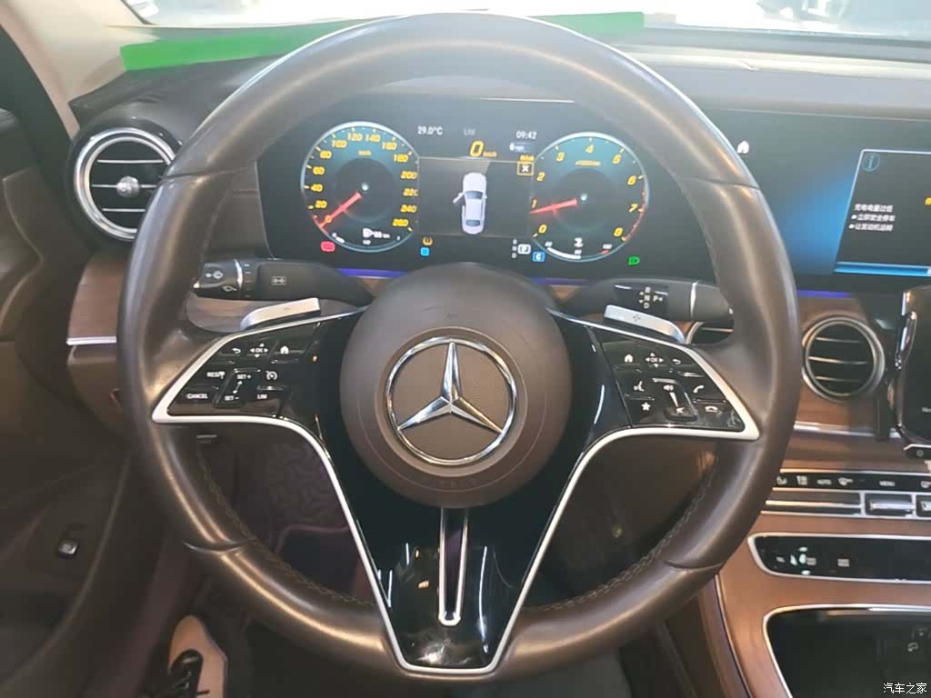 Mercedes-Benz E-Class, 2023 11