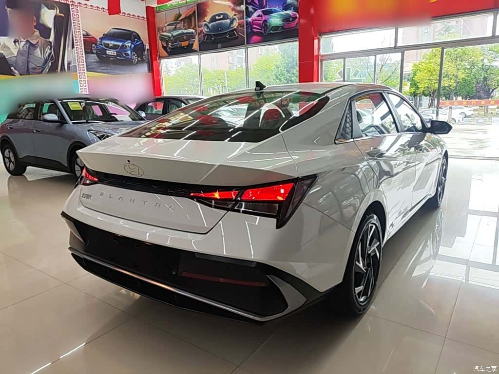 Hyundai Elantra, 2026 все фото