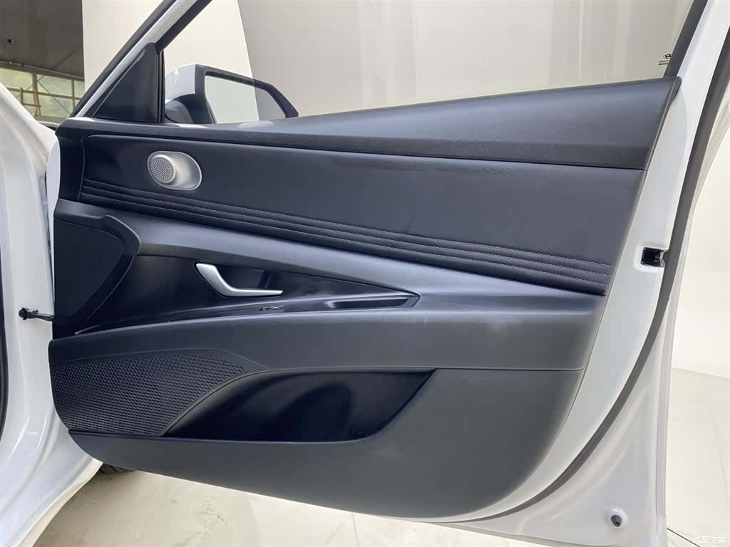 Hyundai Elantra, 2023 10