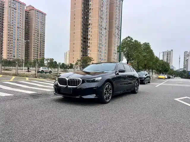 BMW 5 Series 2025 — купить из Китая под заказ
