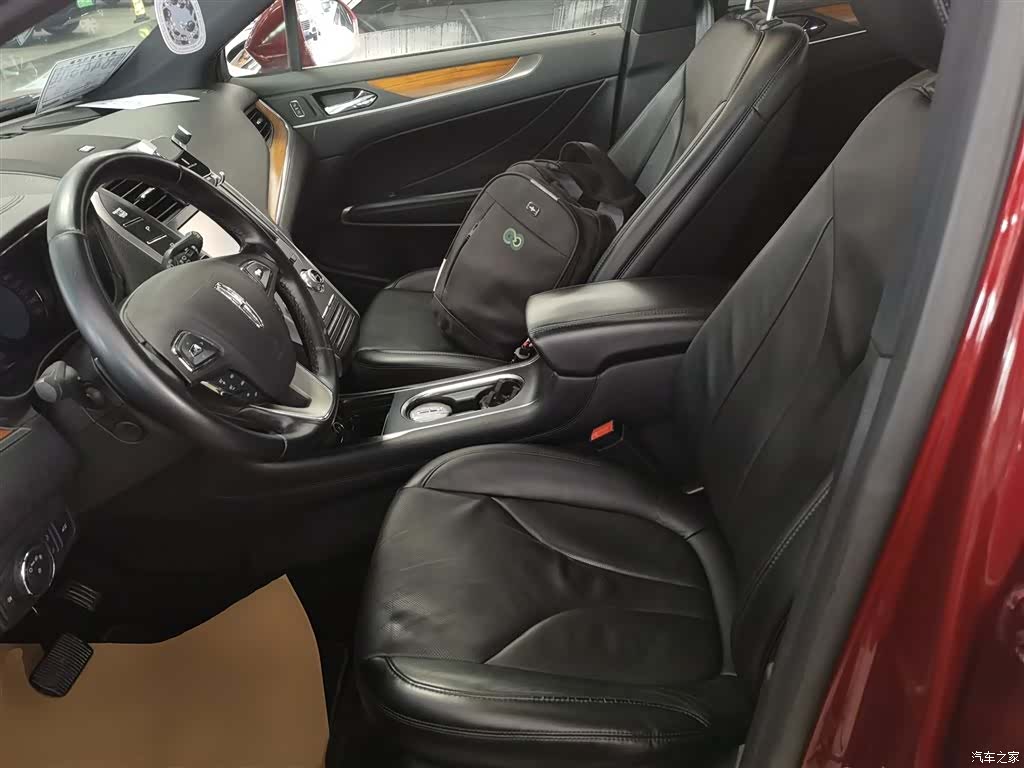 Lincoln MKC, 2016 11
