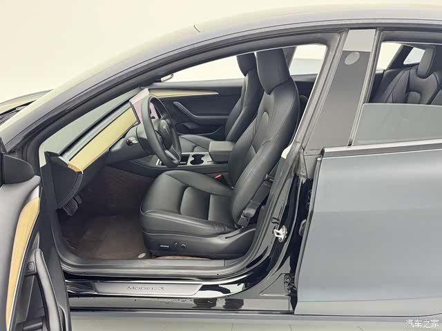 Tesla Model 3, 2023 10