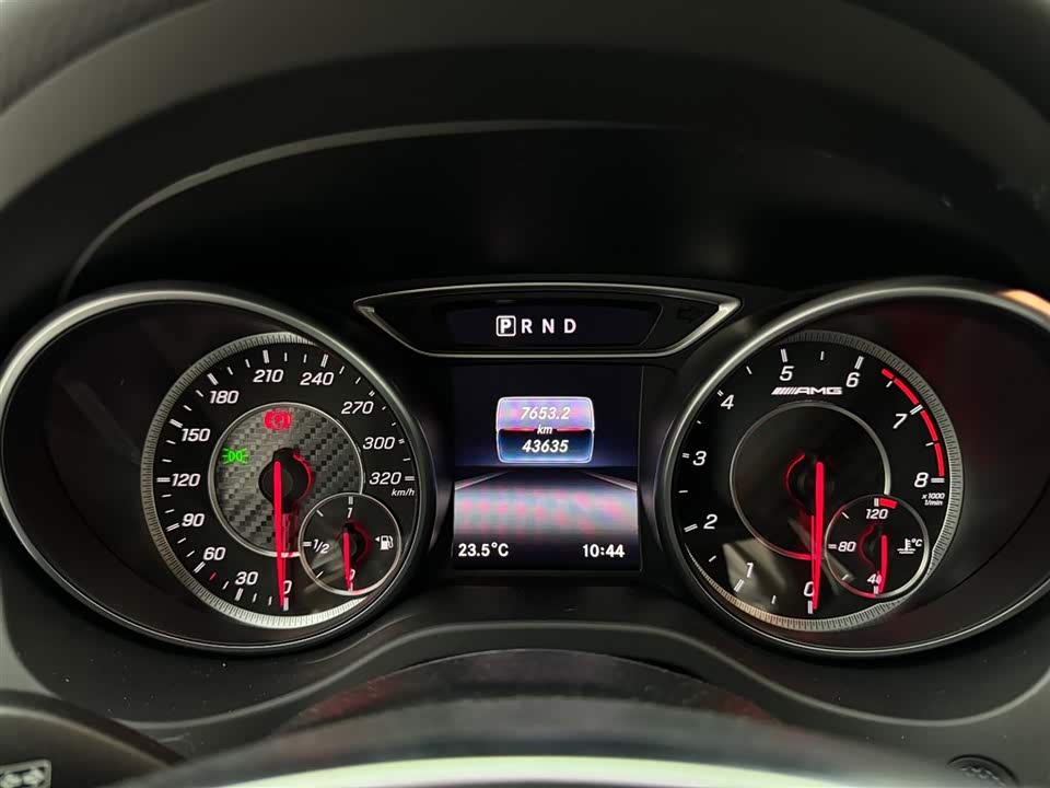 Mercedes-Benz GLA AMG Mercedes-Benz GLA AMG