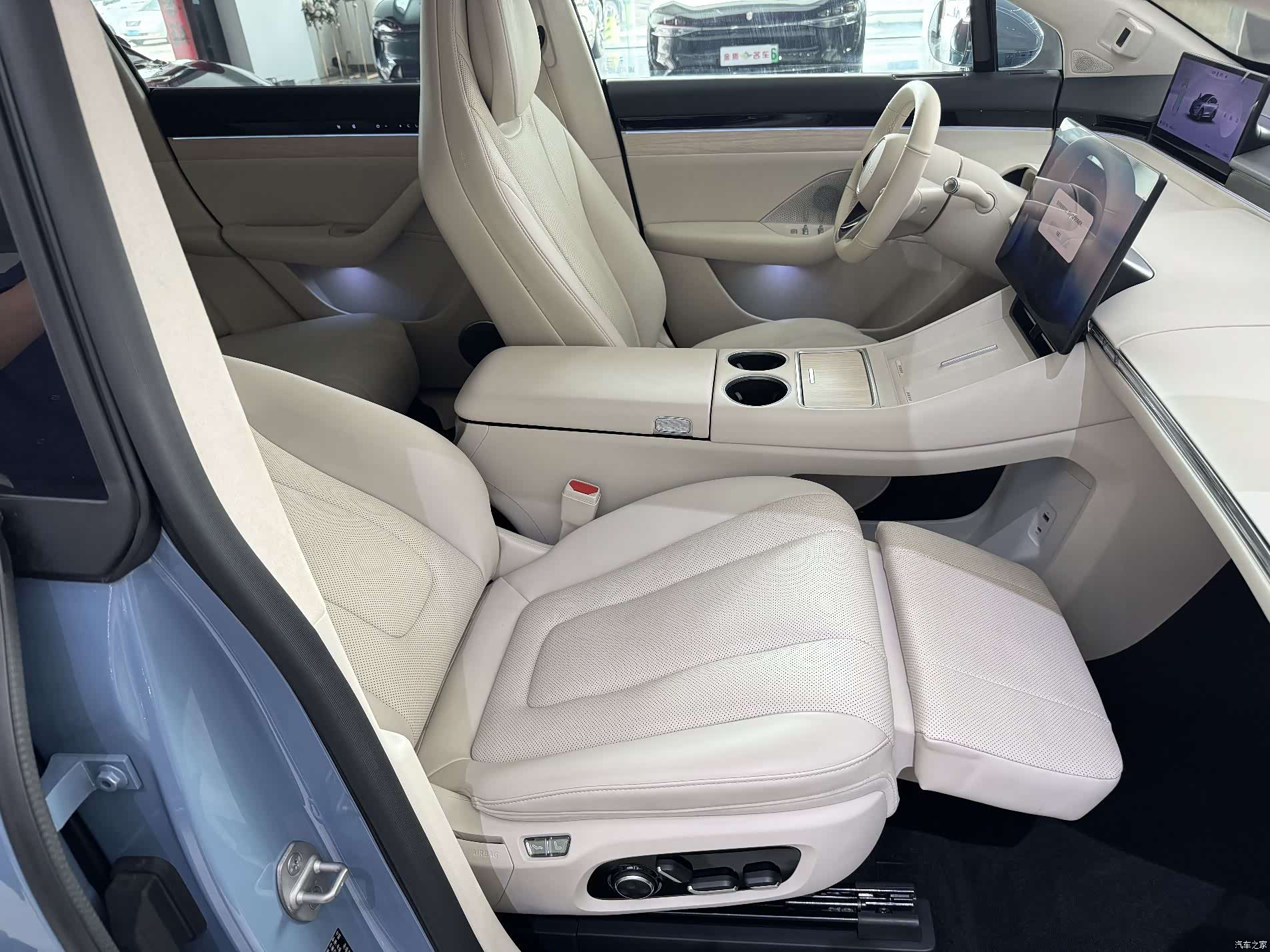 Luxeed R7, 2024 11