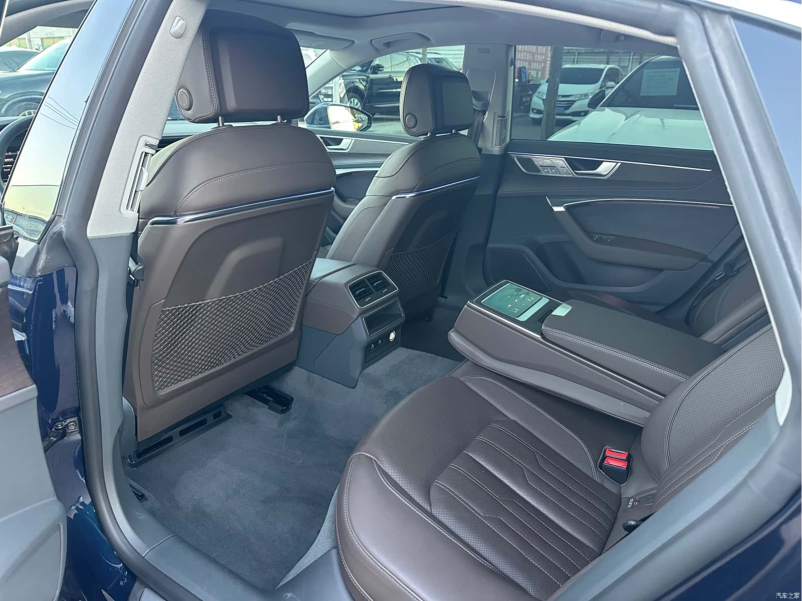 Audi A7L, 2022 7