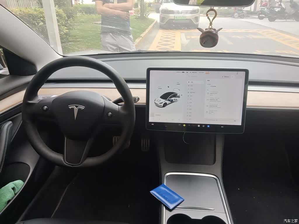 Tesla Model 3, 2021 13