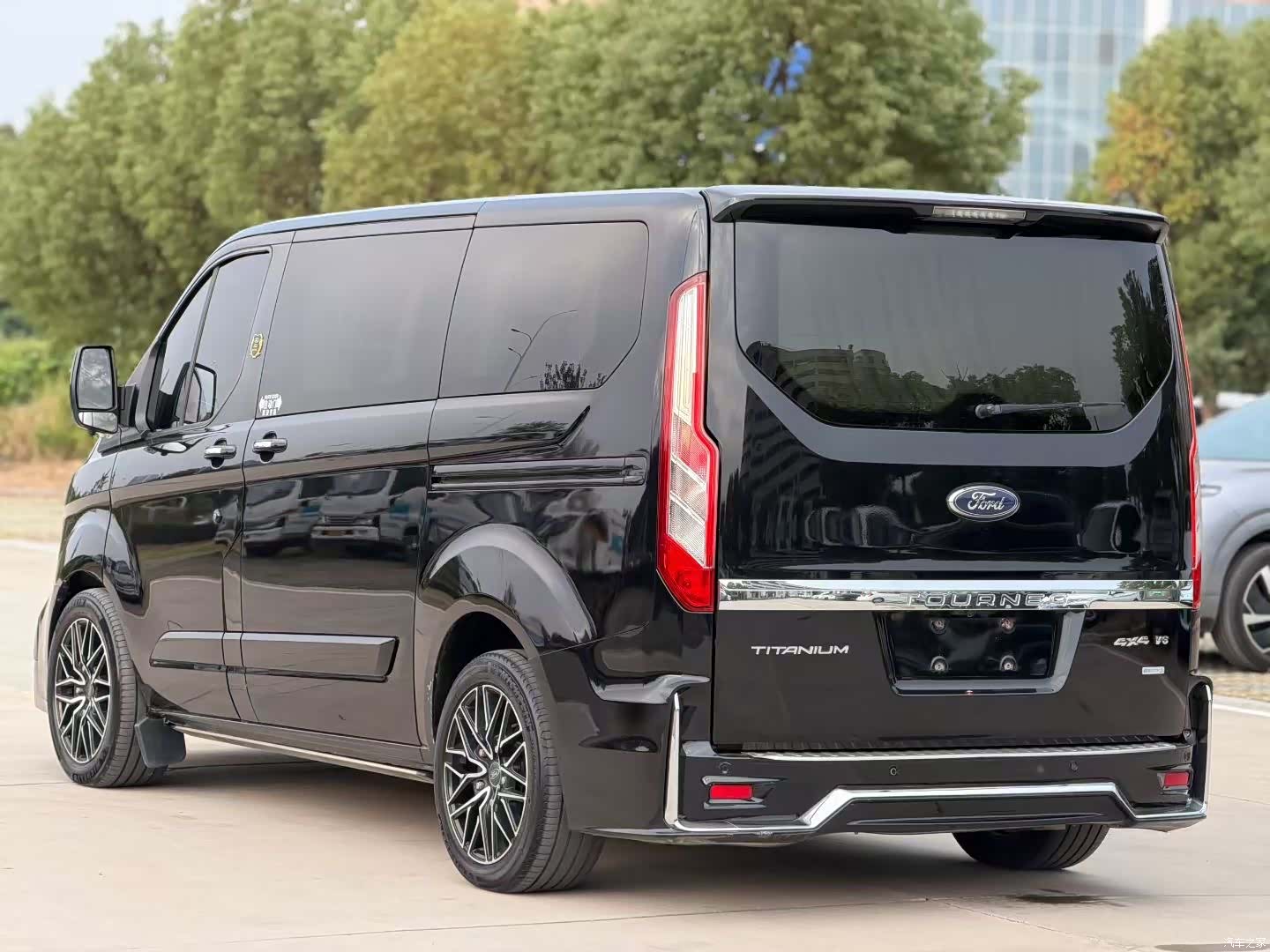 Ford Tourneo, 2022 3