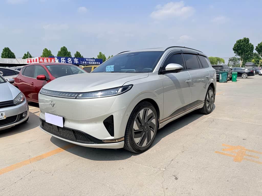 Dongfeng eπ008