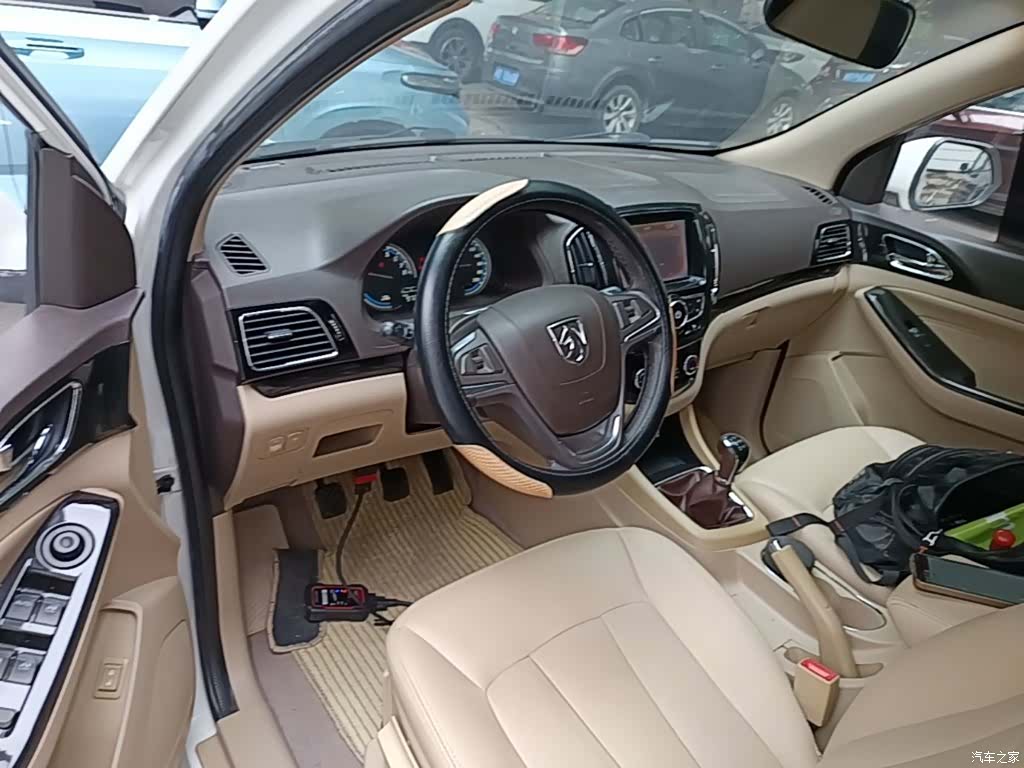 Wuling 730, 2015 10