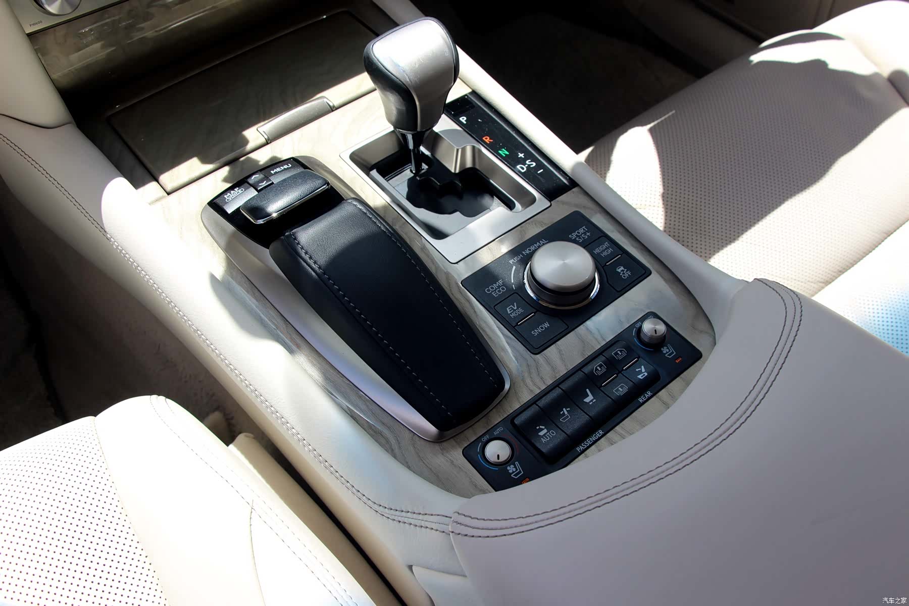 Lexus LS, 2015 15