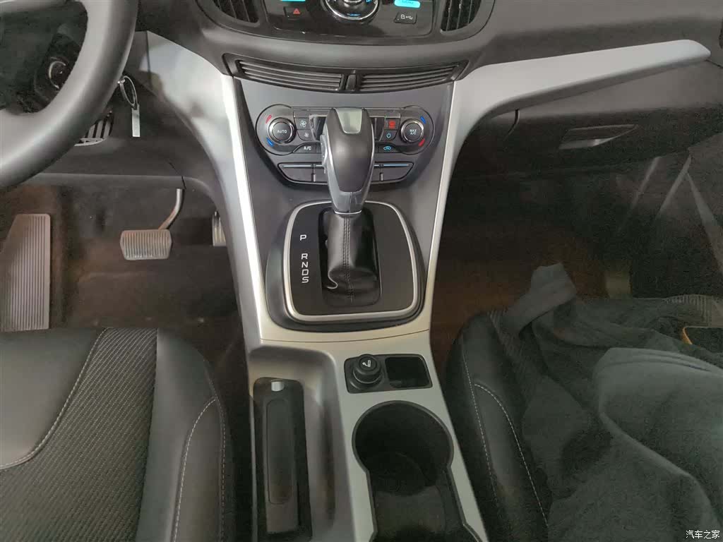 Ford Kuga, 2016 14