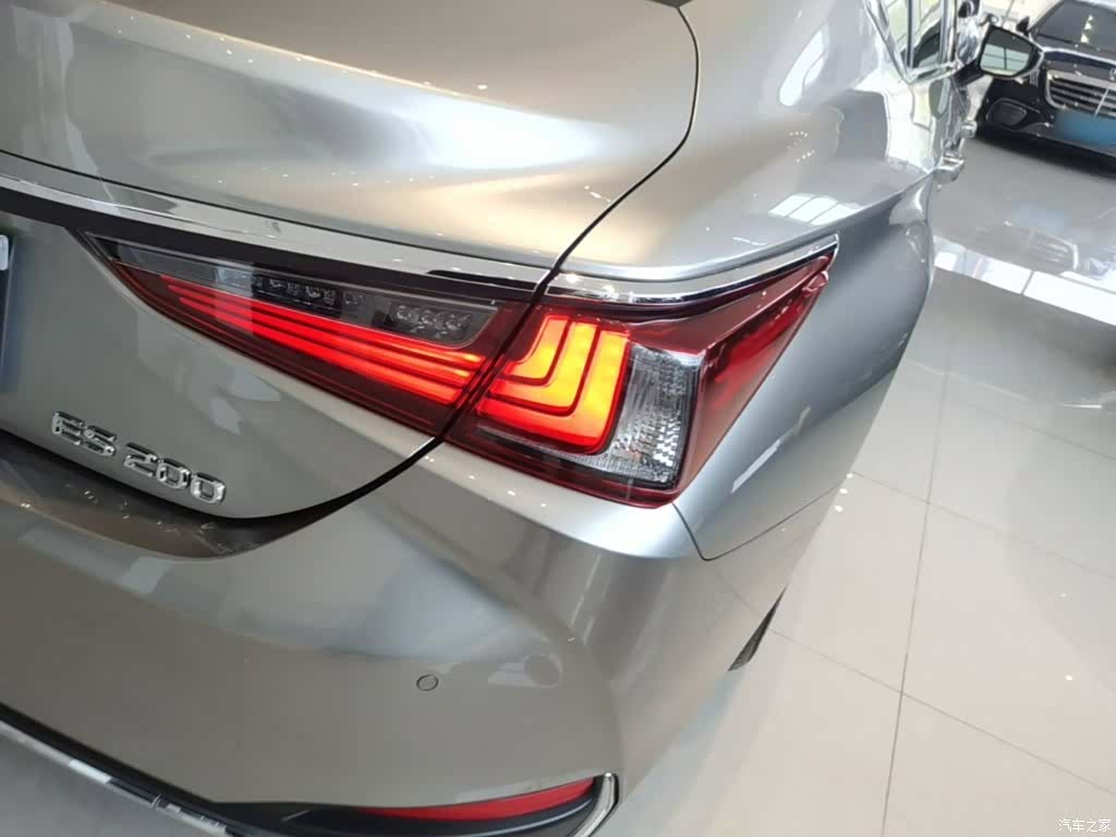 Lexus ES, 2022 8