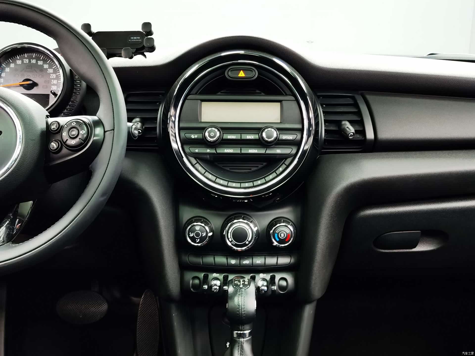 Mini ONE, 2018 14