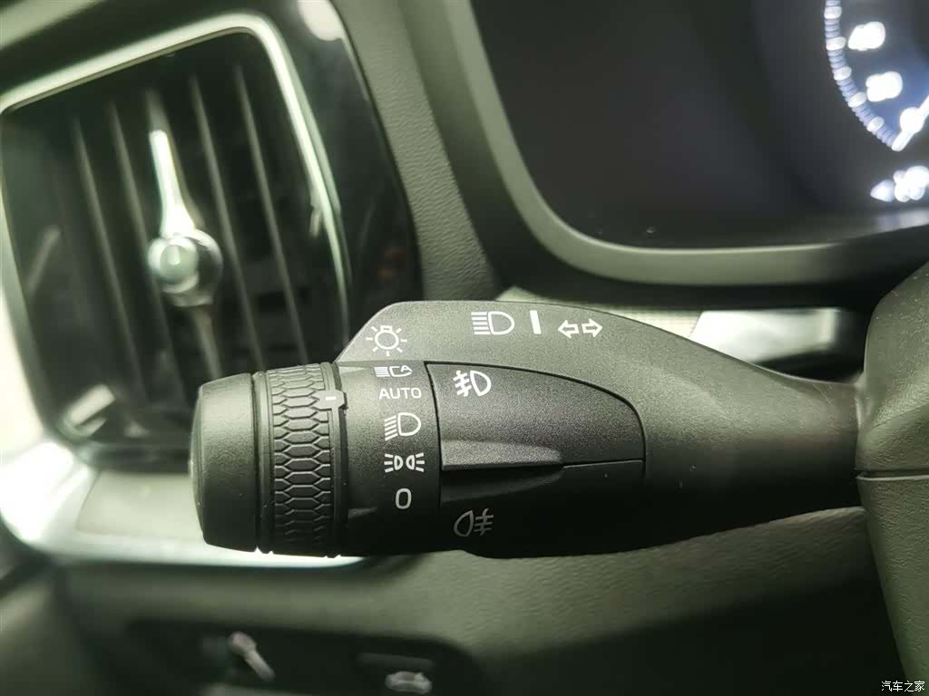 Volvo V60, 2020 21