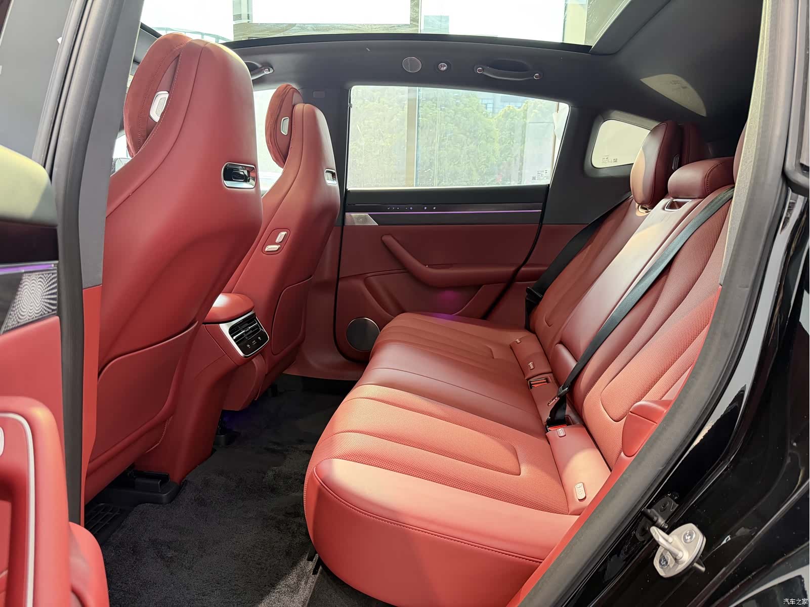 Luxeed R7, 2025 18