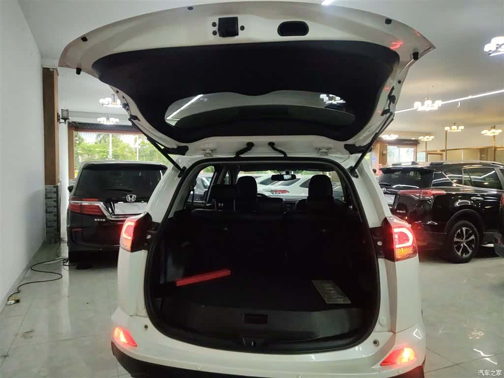 Toyota RAV4, 2017 19