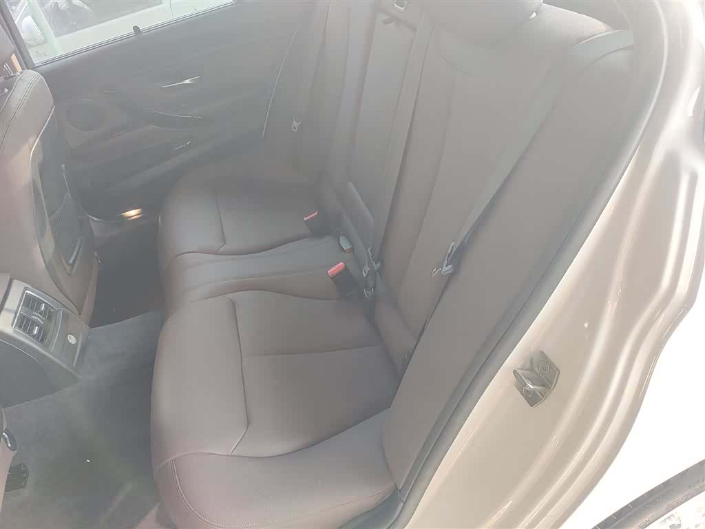 BMW 3 Series, 2018 10