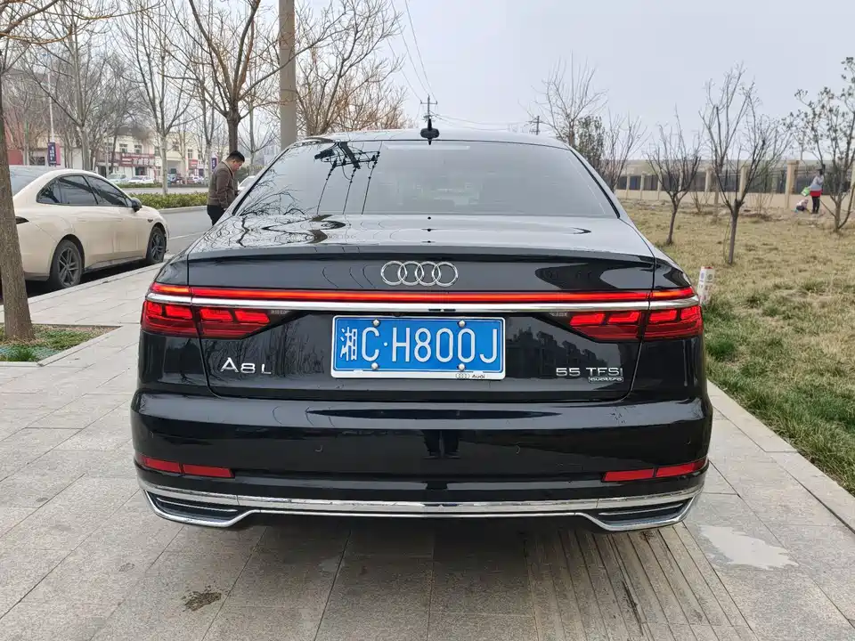 Audi A8