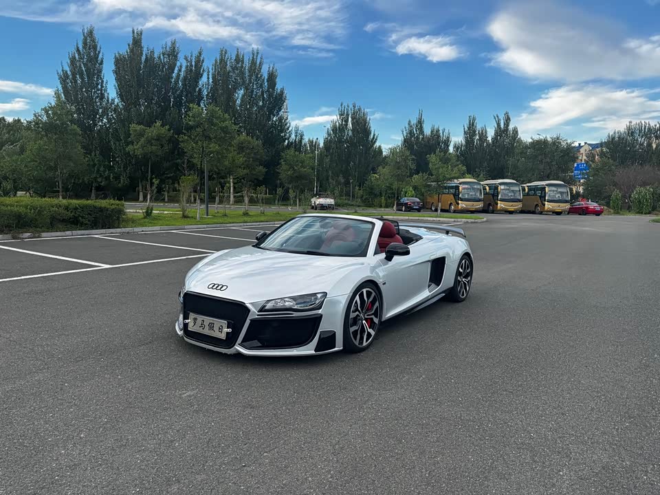 Audi R8