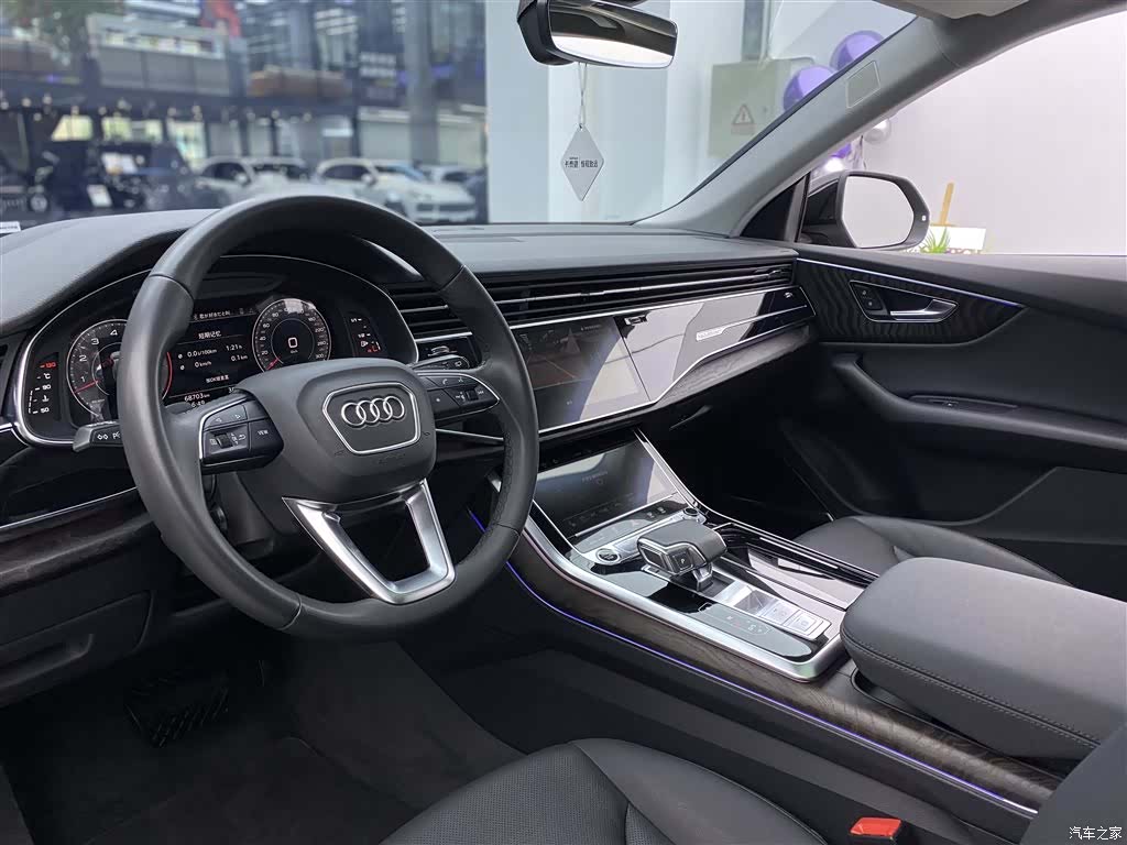 Audi Q8, 2022 6