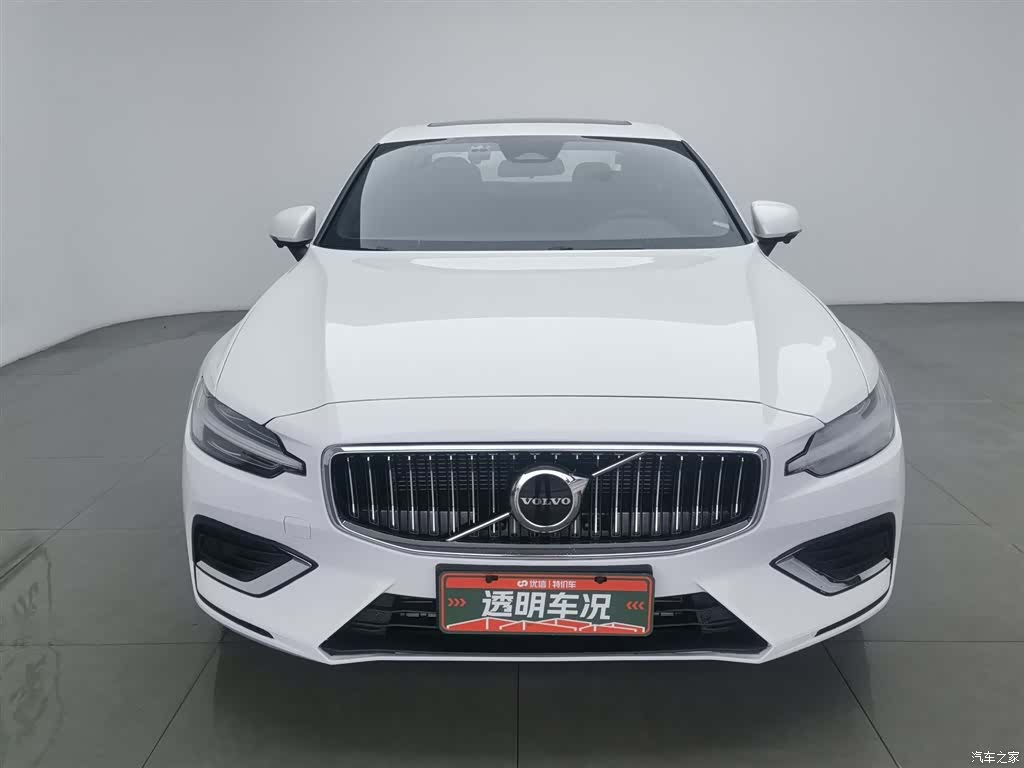 Volvo S60, 2023 3