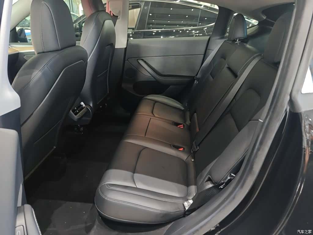 Tesla Model Y, 2022 17