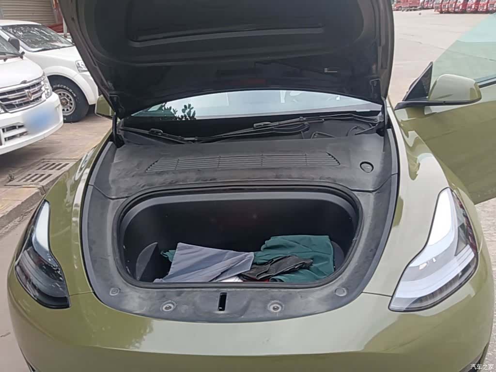 Tesla Model Y, 2023 20