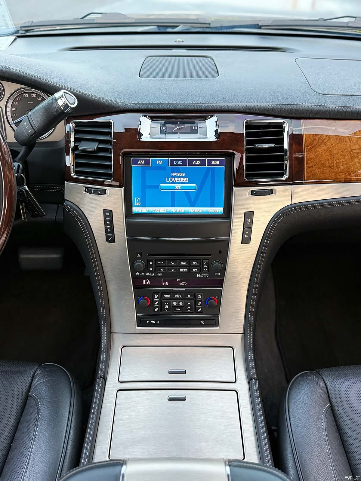 Cadillac Escalade, 2014 8