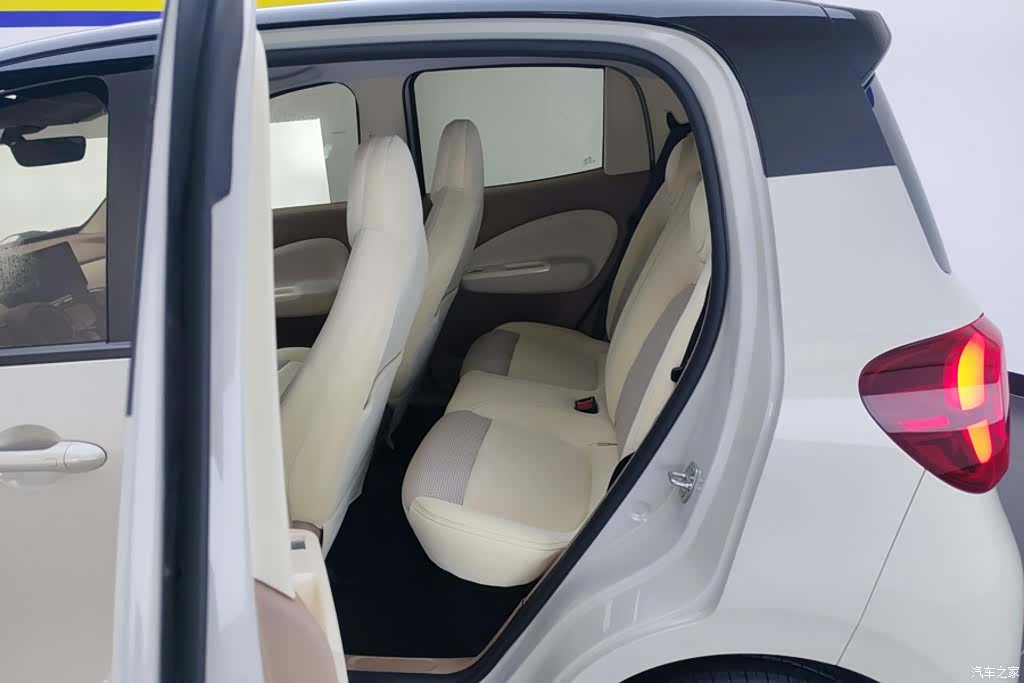 Wuling MINIEV, 2025 11