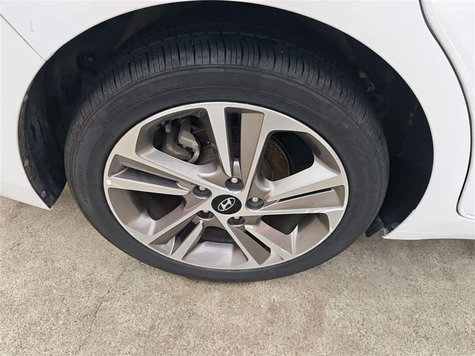 Hyundai Lead