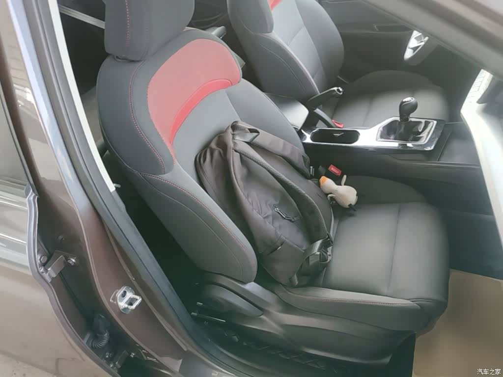 MG MG5, 2023 25