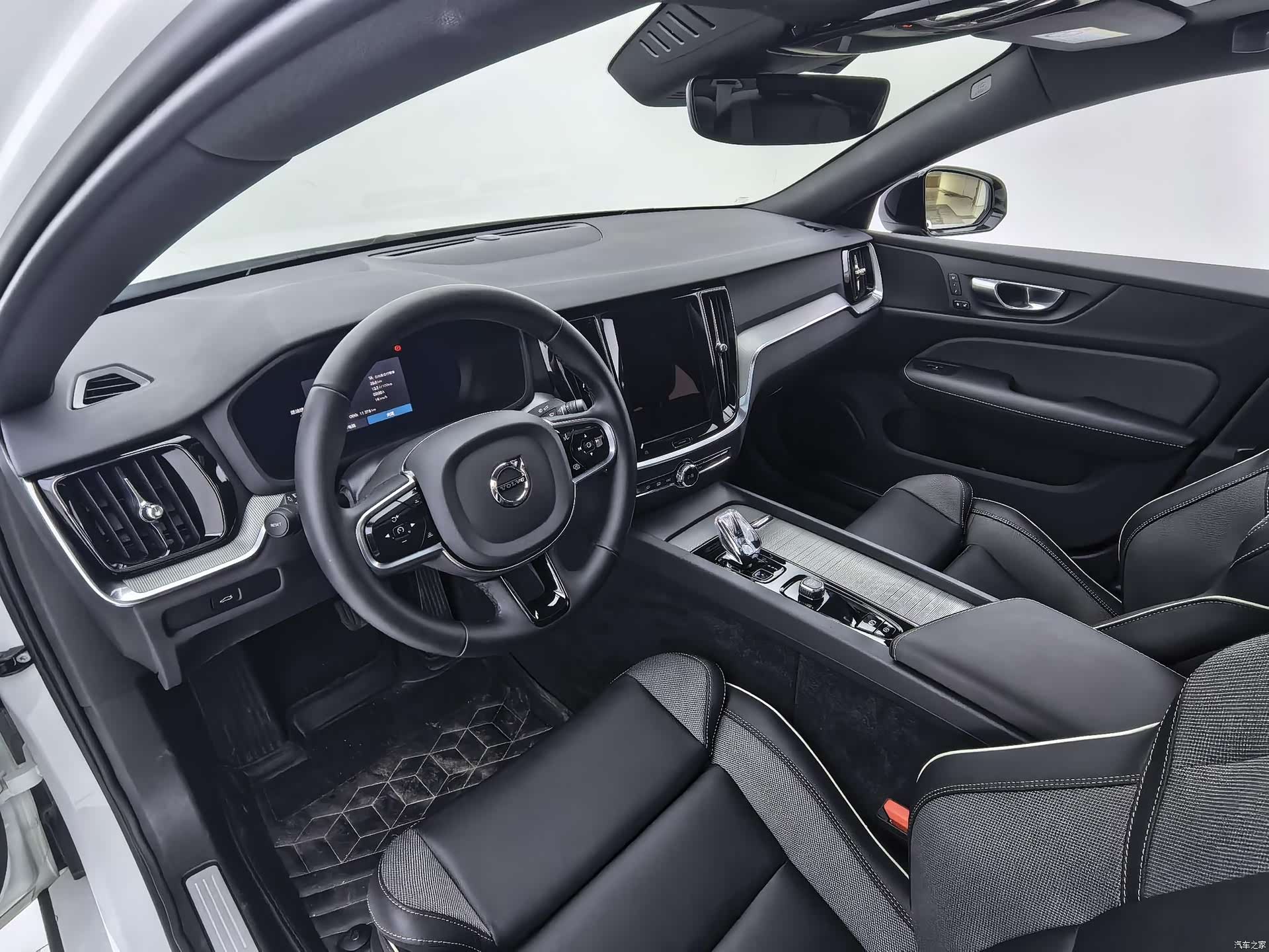 Volvo S60, 2025 18