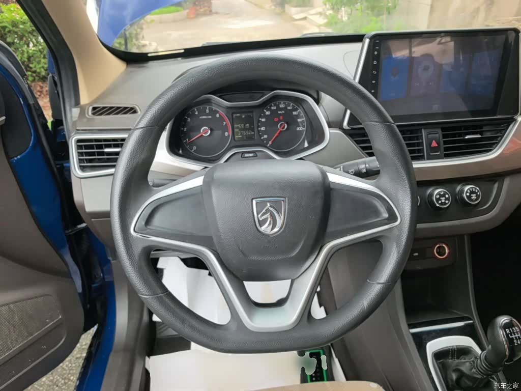 Wuling 310W, 2018 11