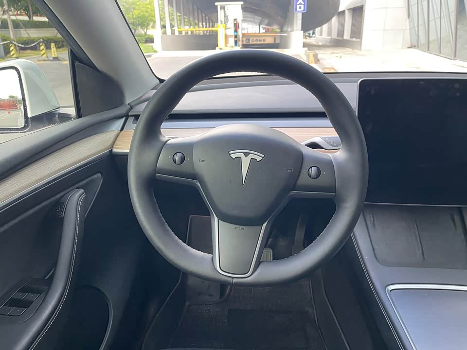 Tesla Model Y Tesla Model Y