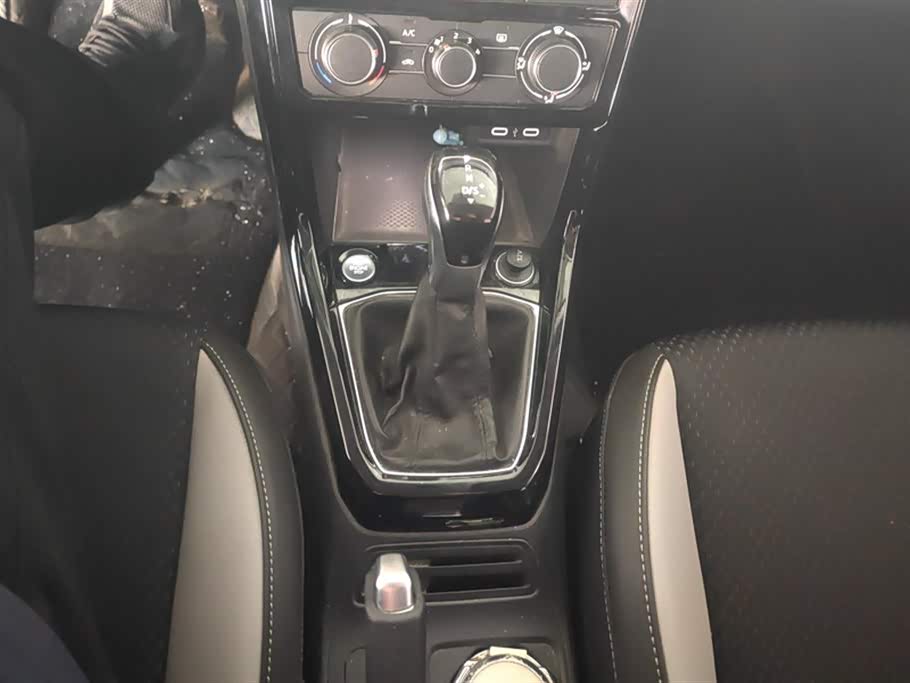 Volkswagen Exploring the shadow