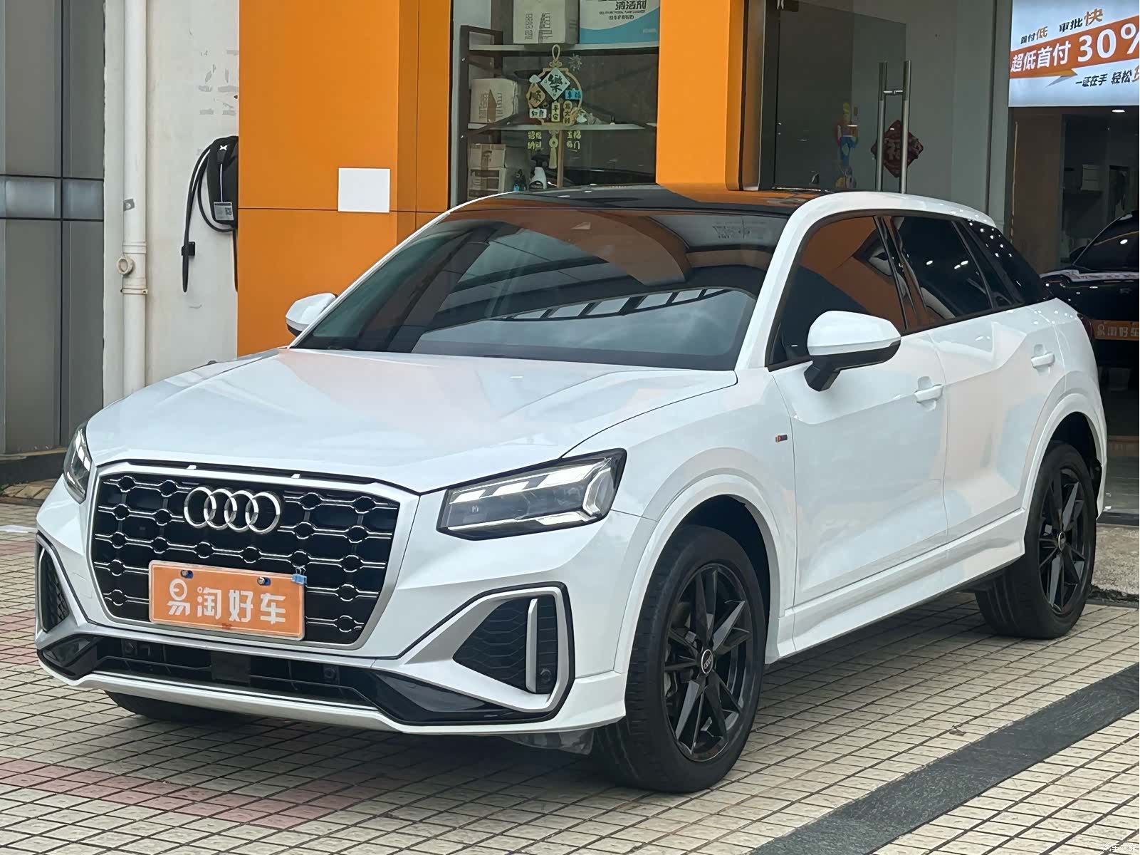 Audi Q2L, 2023 4