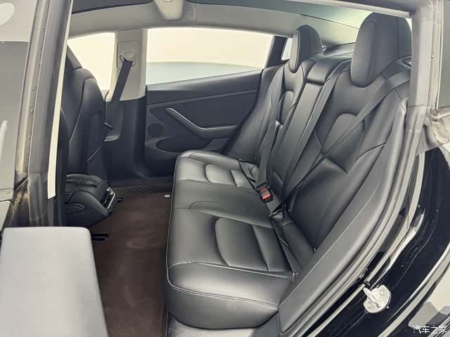 Tesla Model 3, 2023 12