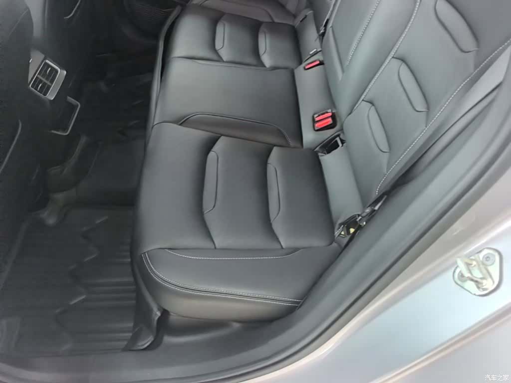 Geely Preface, 2022 17